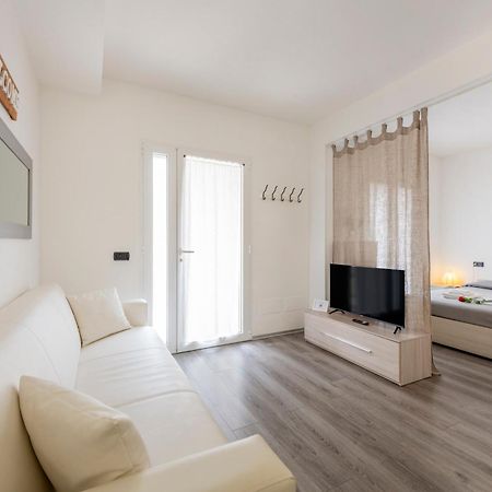 Bnbutler - Archimede 53 - Bright Studio Milán Exterior foto